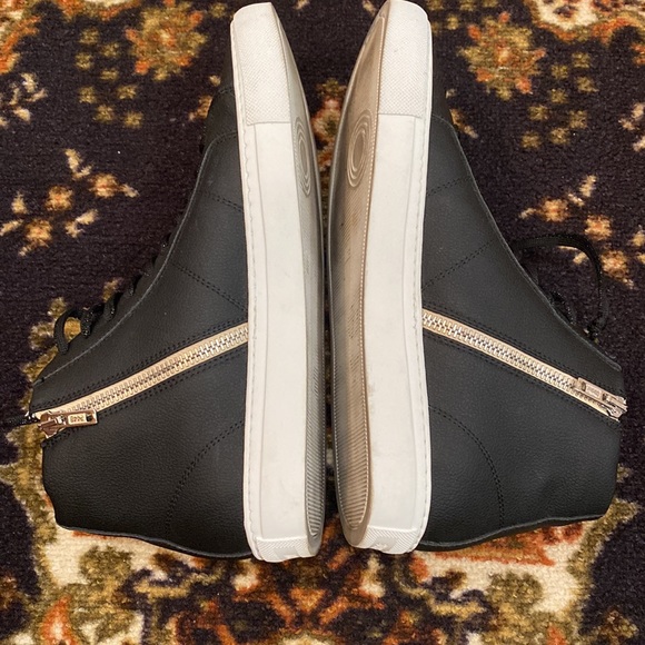 P448 Re:new sneakers EUC - sz 40 - Picture 4 of 9